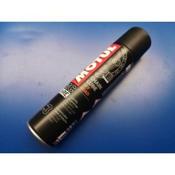 spray de lubricante de cadena de moto marca MOTUL